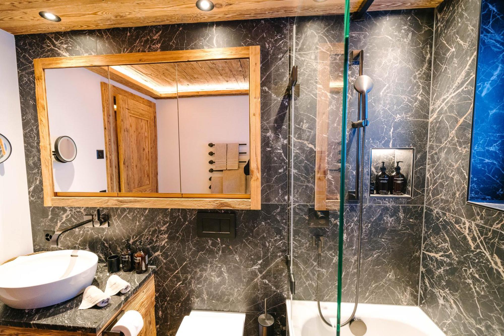 Seven Alpina Boutique Hotel Klosters Rom bilde